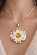 Daisy Gold Pendant Necklace